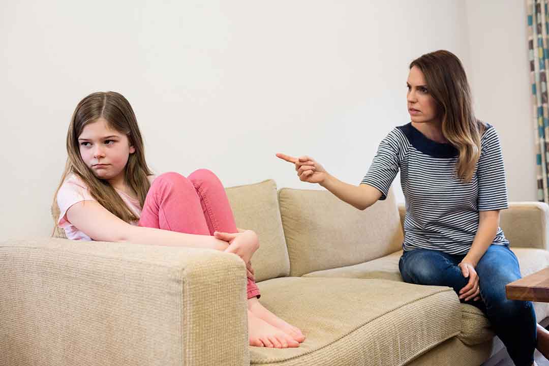 روش‌های هوشمندانه برای مشاجره با نوجوان: 9 نکته برای گفت و گوی موثر