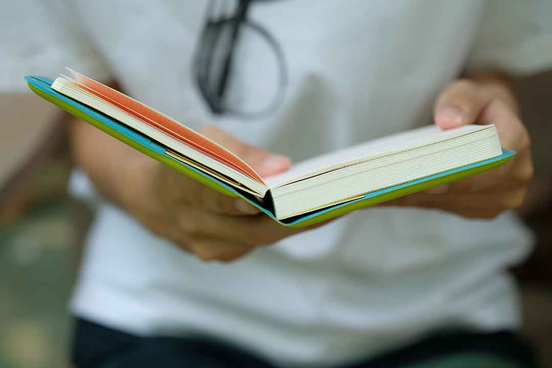 معرفی 7 کتاب غیردرسی که هر دانشجوی پزشکی باید بخواند